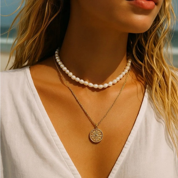 Atolea Golden Sun Necklace - New Waterproof/Non-Tarnish 18K Gold coated - Picture 3 of 3